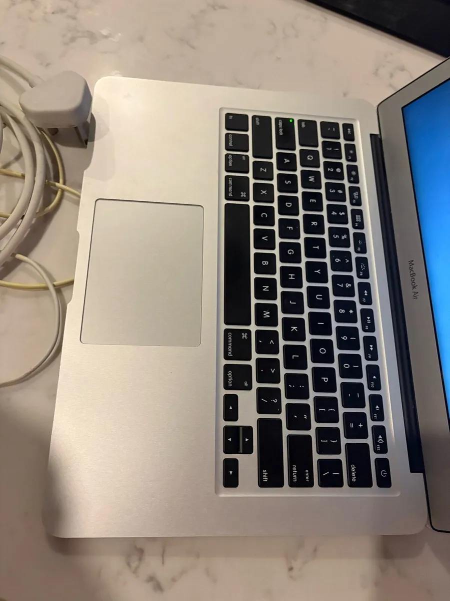 Macbook Air 13 Inch (2017) Working perfect - Image 3