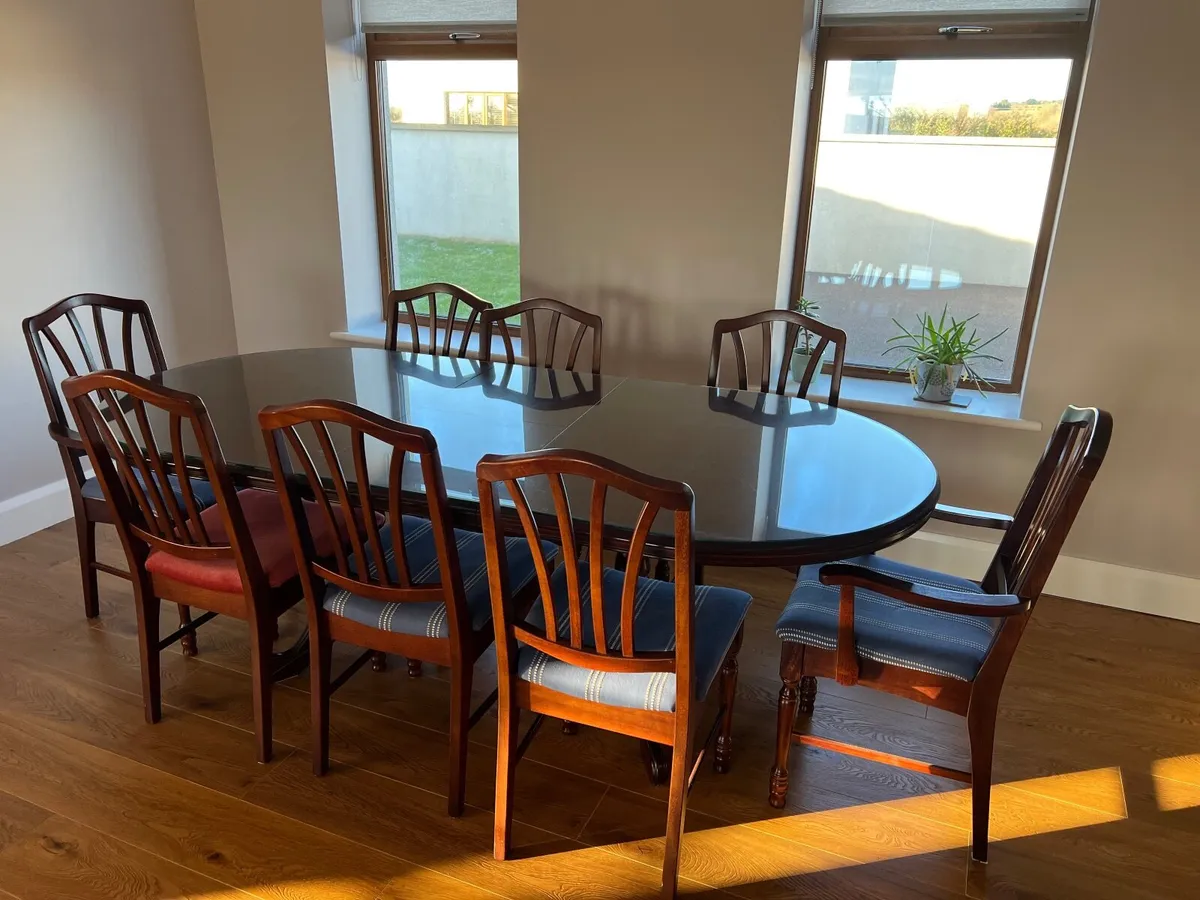 Dining table and chairs - Image 1