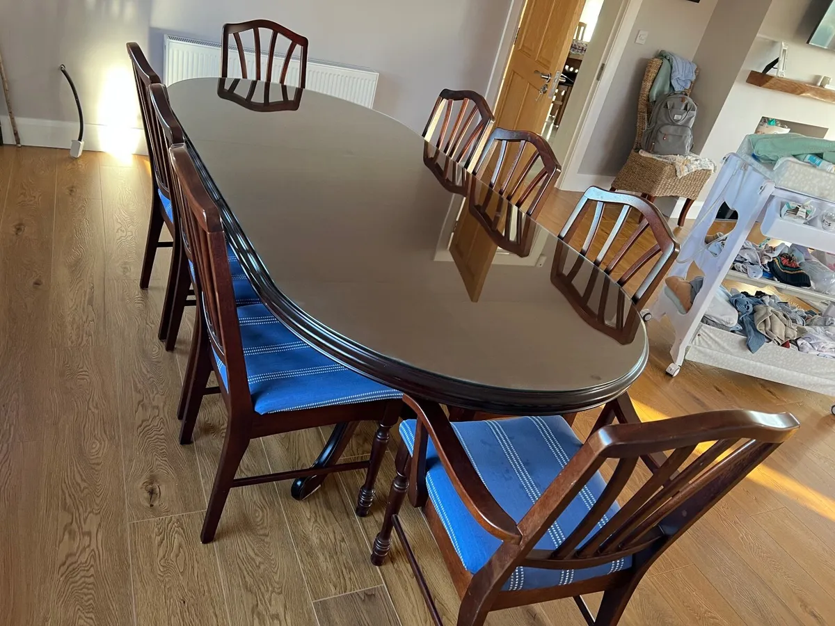 Dining table and chairs - Image 2