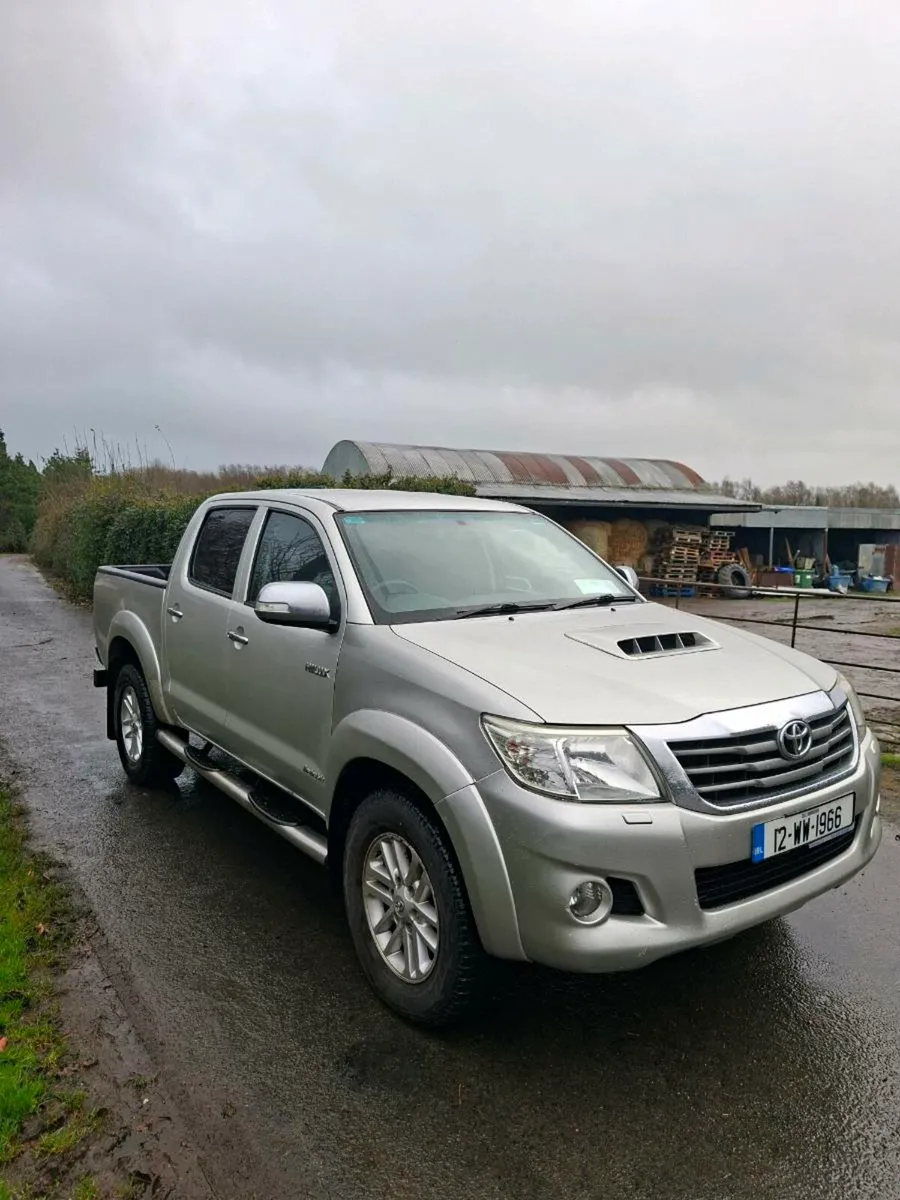 TOYOTA HILUX 2012 ONLY 70000 MILES - Image 1