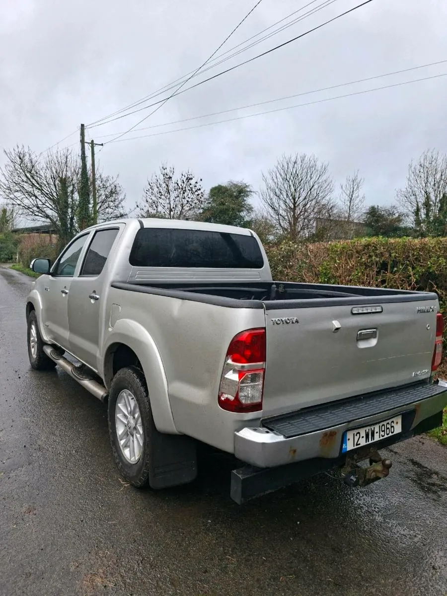 TOYOTA HILUX 2012 ONLY 70000 MILES - Image 3
