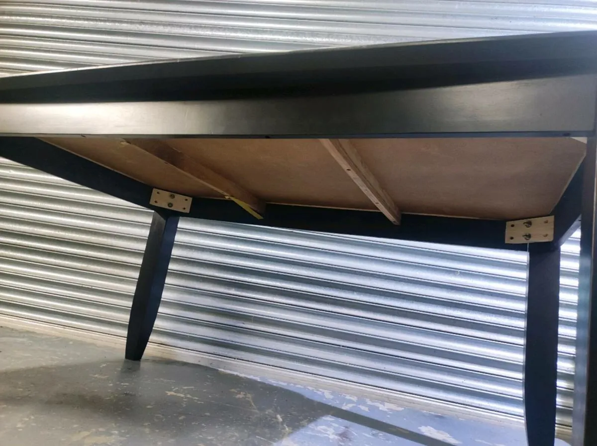 Large kitchen dining table delivery - Image 4