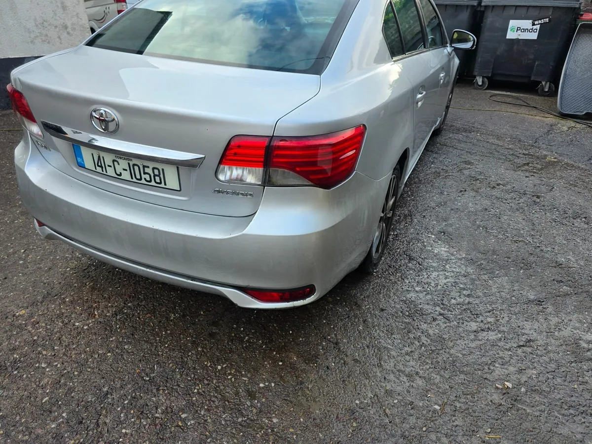 2014 Toyota avensis - Image 2