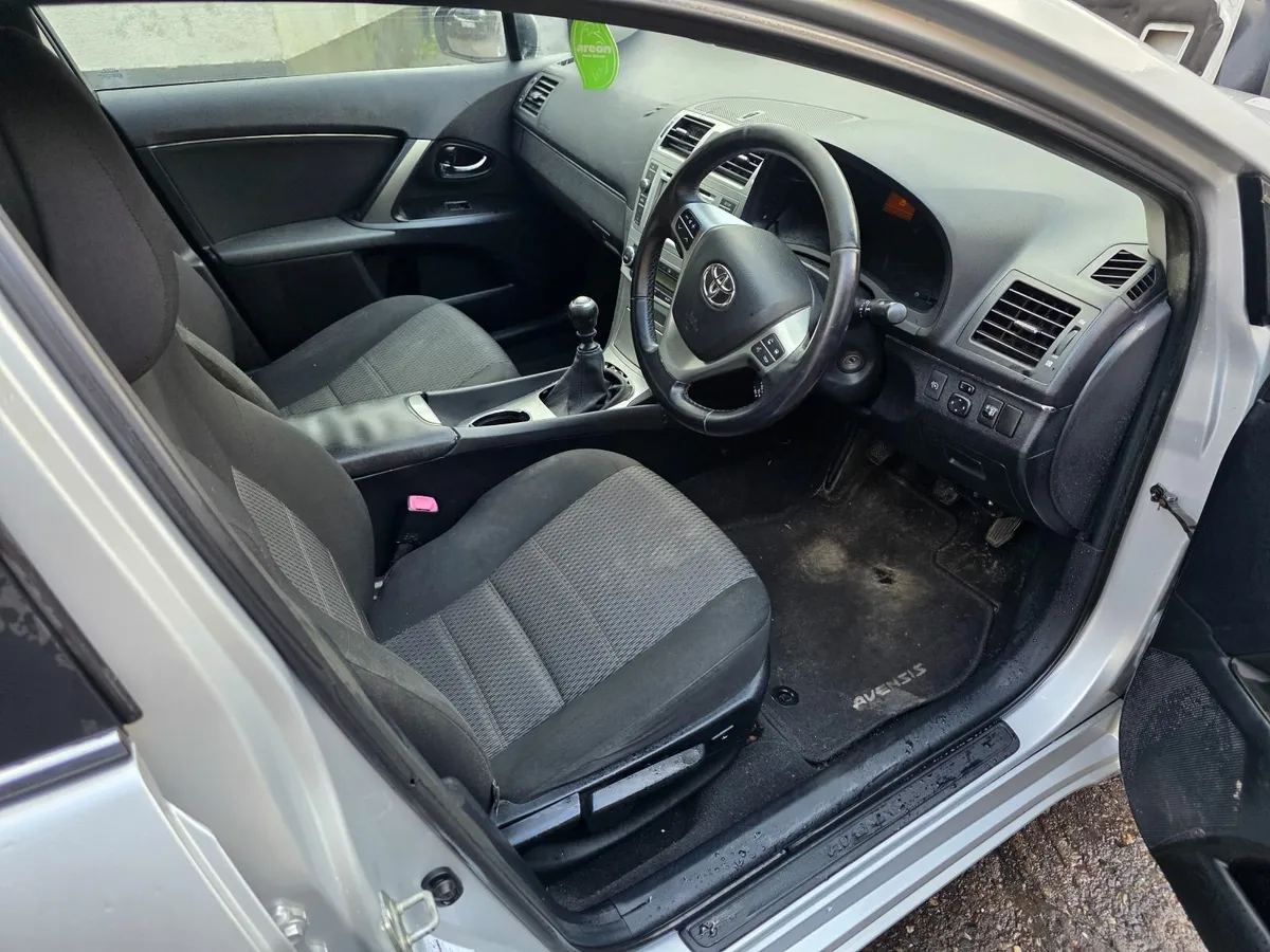 2014 Toyota avensis - Image 3