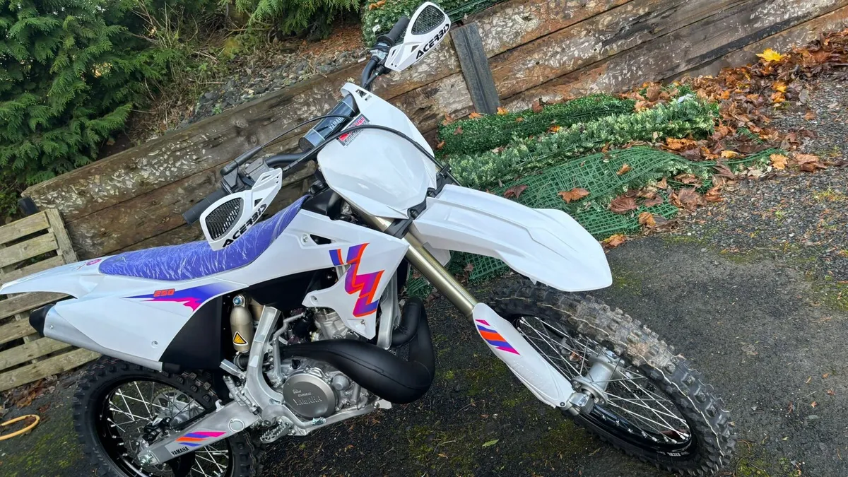 2024 YAMAHA YZ 250 2 STROKE 50TH ANNIVERSARY £7000 - Image 3