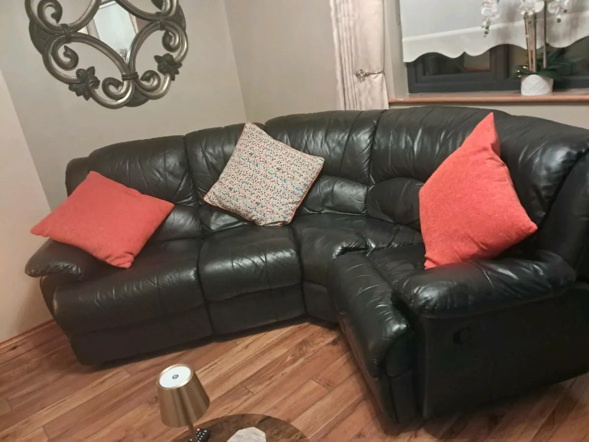 Corner seater - Image 2