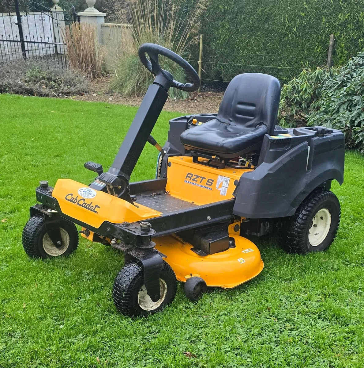20hp Zero Turn Cub cadet - Image 1