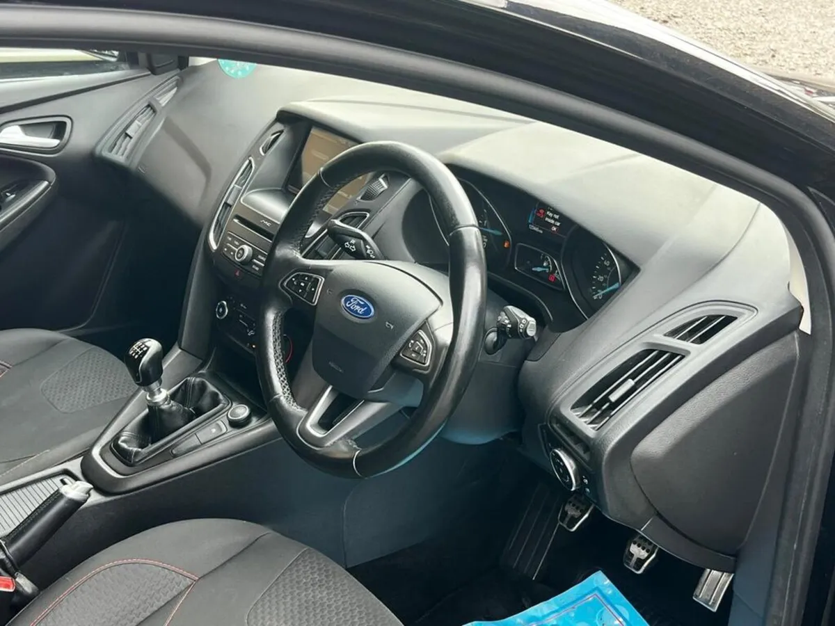 FORD FOCUS 1.5 TDCi  ZETEC S 161 NCT 0128 TAX 0326 - Image 2