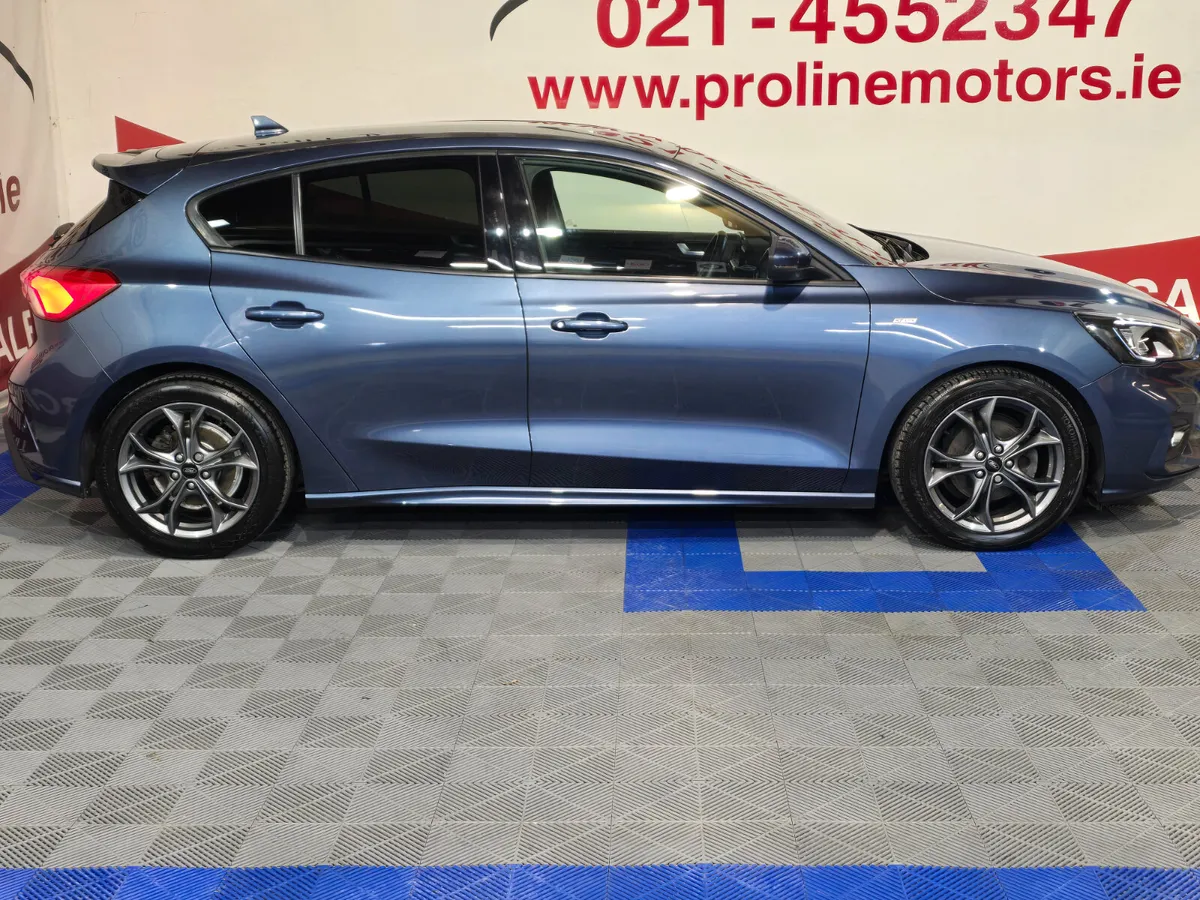 FORD FOCUS ST-LINE 1.5 TDCI LIKE NEW! - Image 4