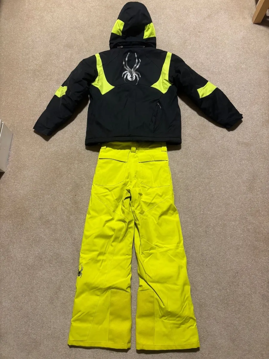 Spyder boys ski suit age 6-7 - Image 2