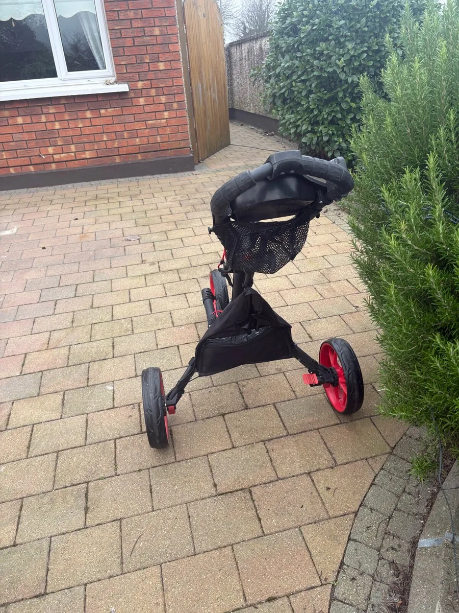 Golf trolley - Image 1