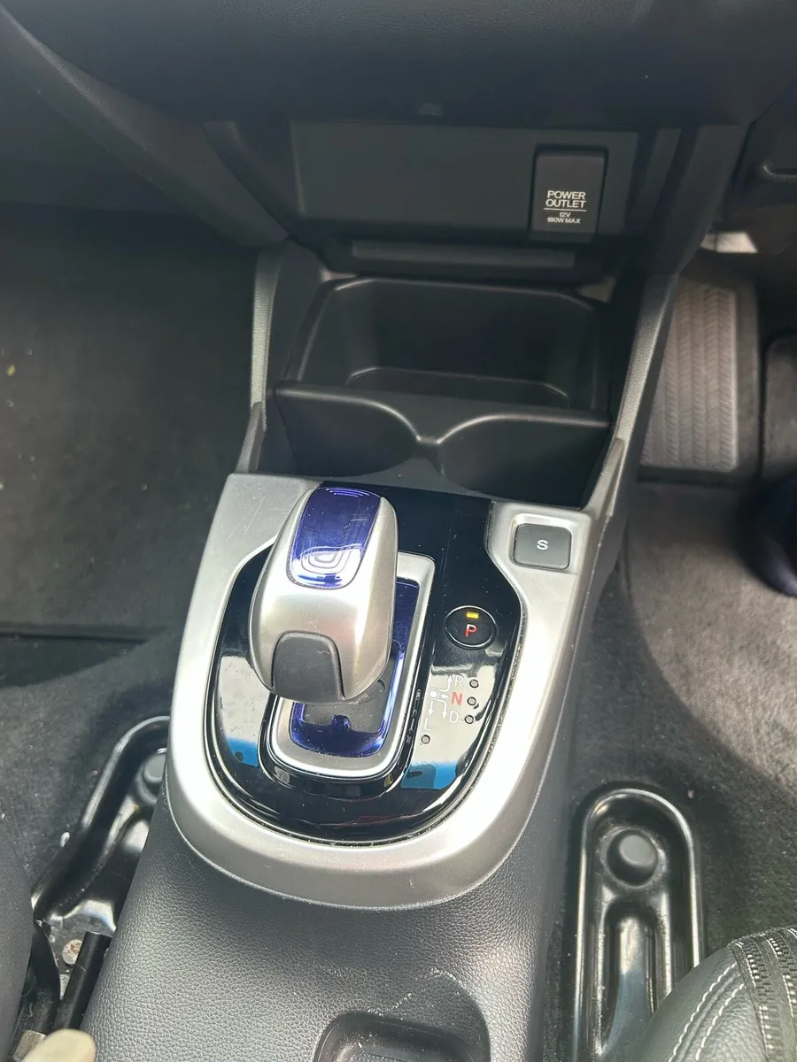Honda Fit 2015 Hybrid 1.5L Automatic - Image 4