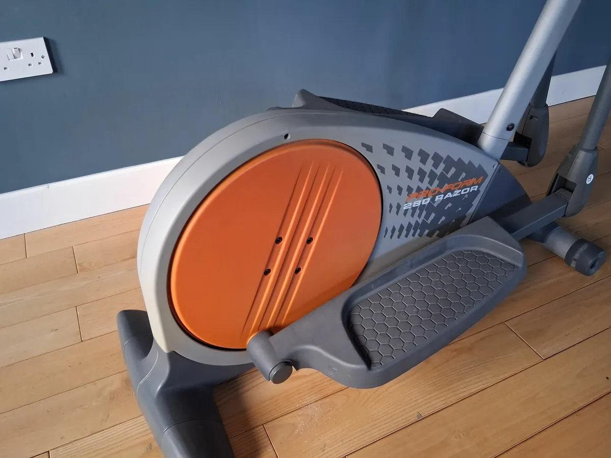 Pro form cross trainer - Image 1