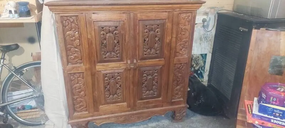 Decorativw wooden cabinet - Image 1