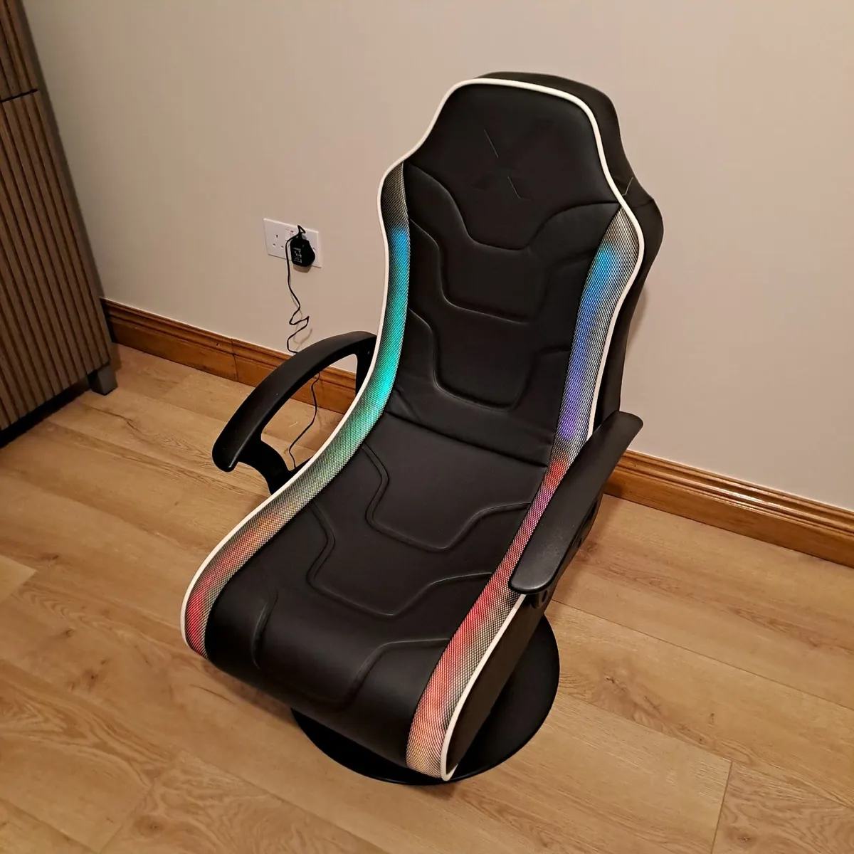 Gaming chair - Image 1