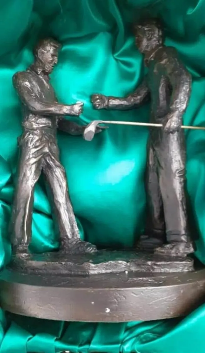 Bronze golf sculpture - Image 1