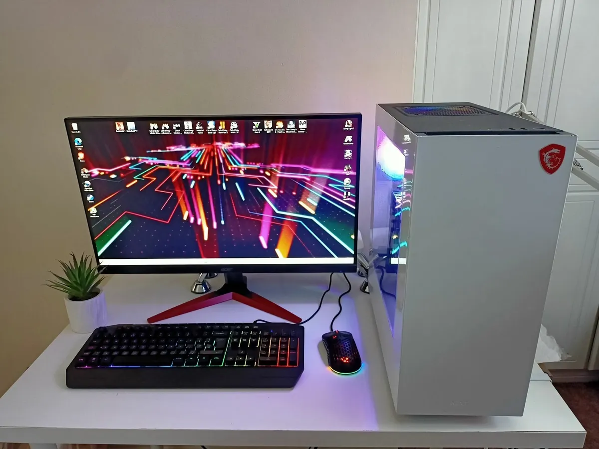 Gaming PC with Monitor keyboard and mouse - Image 1