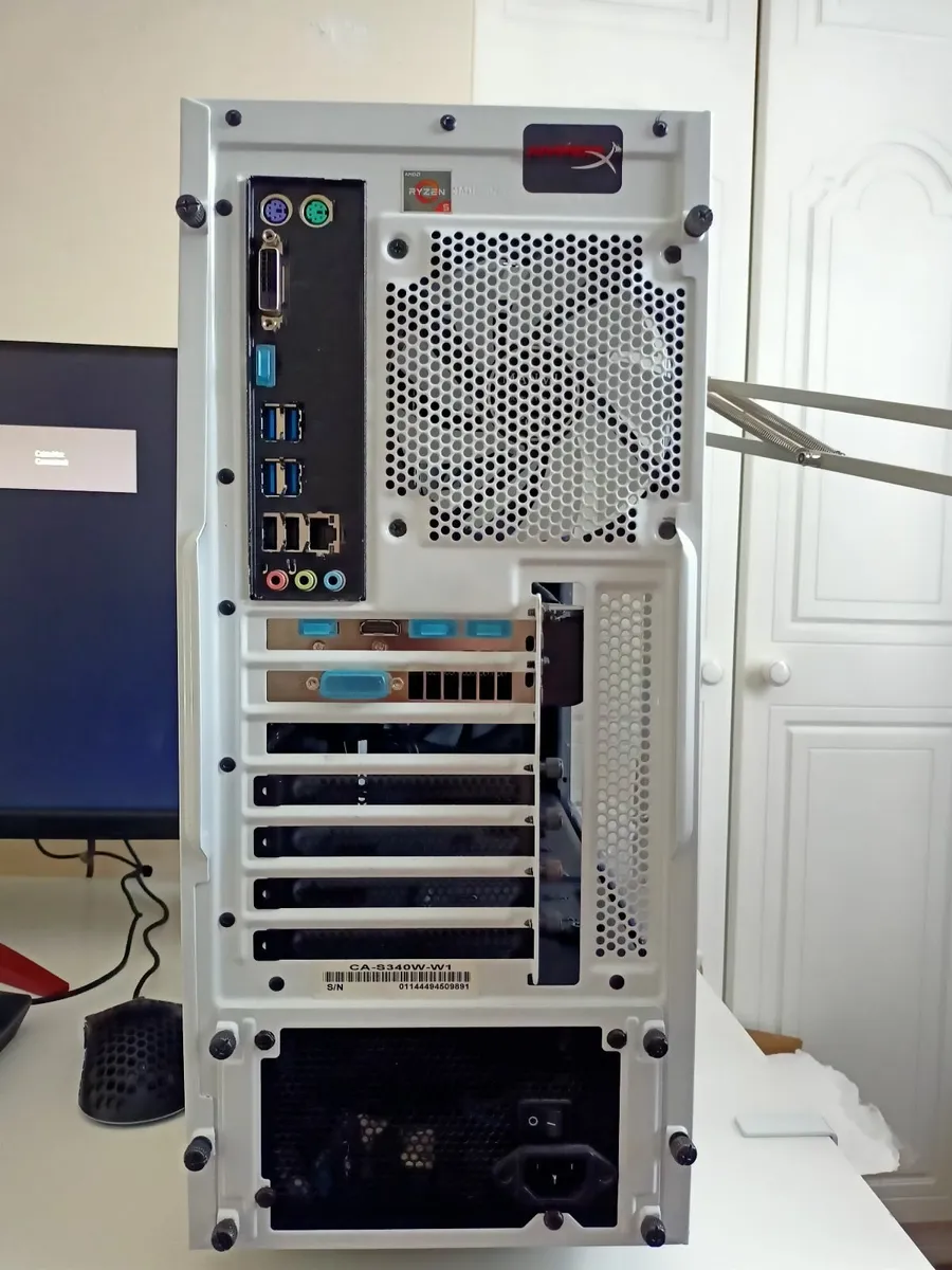 Gaming PC with Monitor keyboard and mouse - Image 3