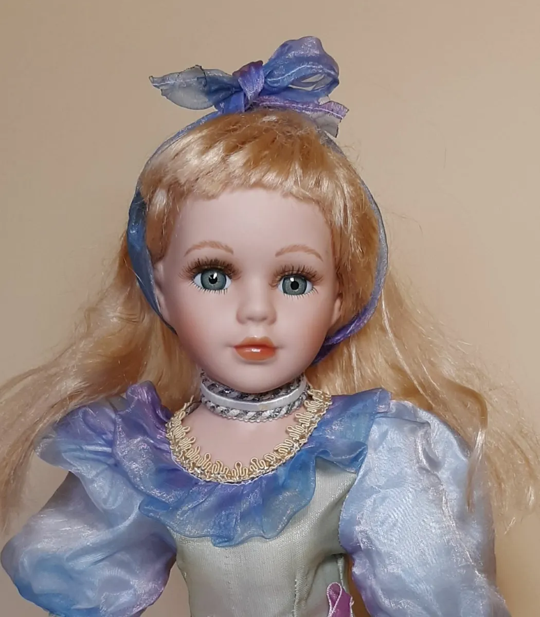 Porcelain dolls - Image 1