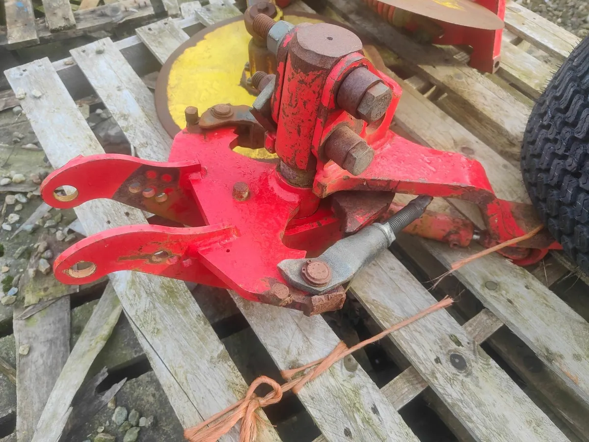 Pottinger plough depth wheel and disc - Image 2