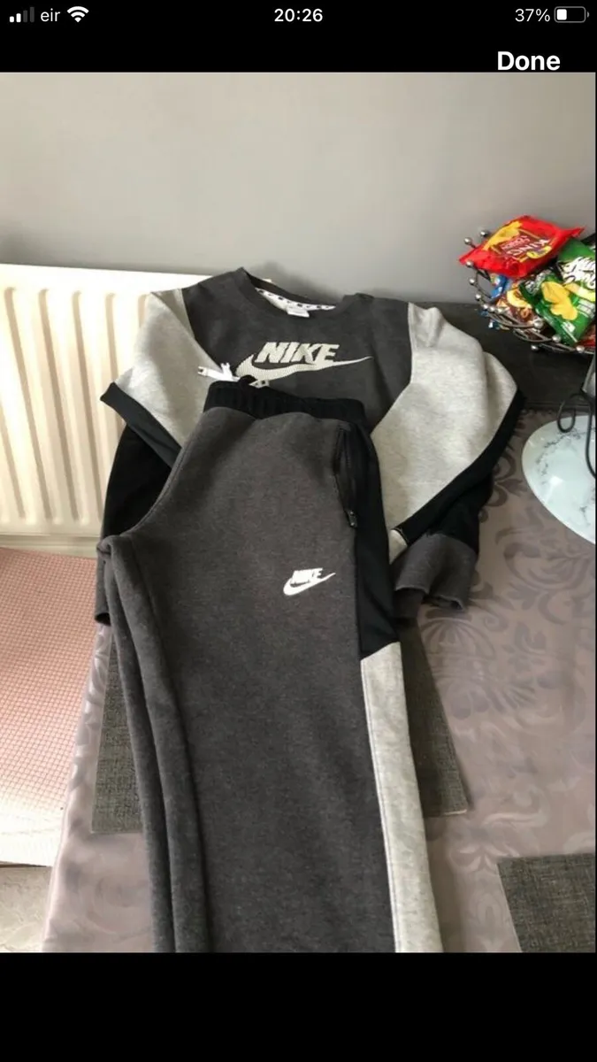 Mens Nike tracksuit size S €20 - Image 4