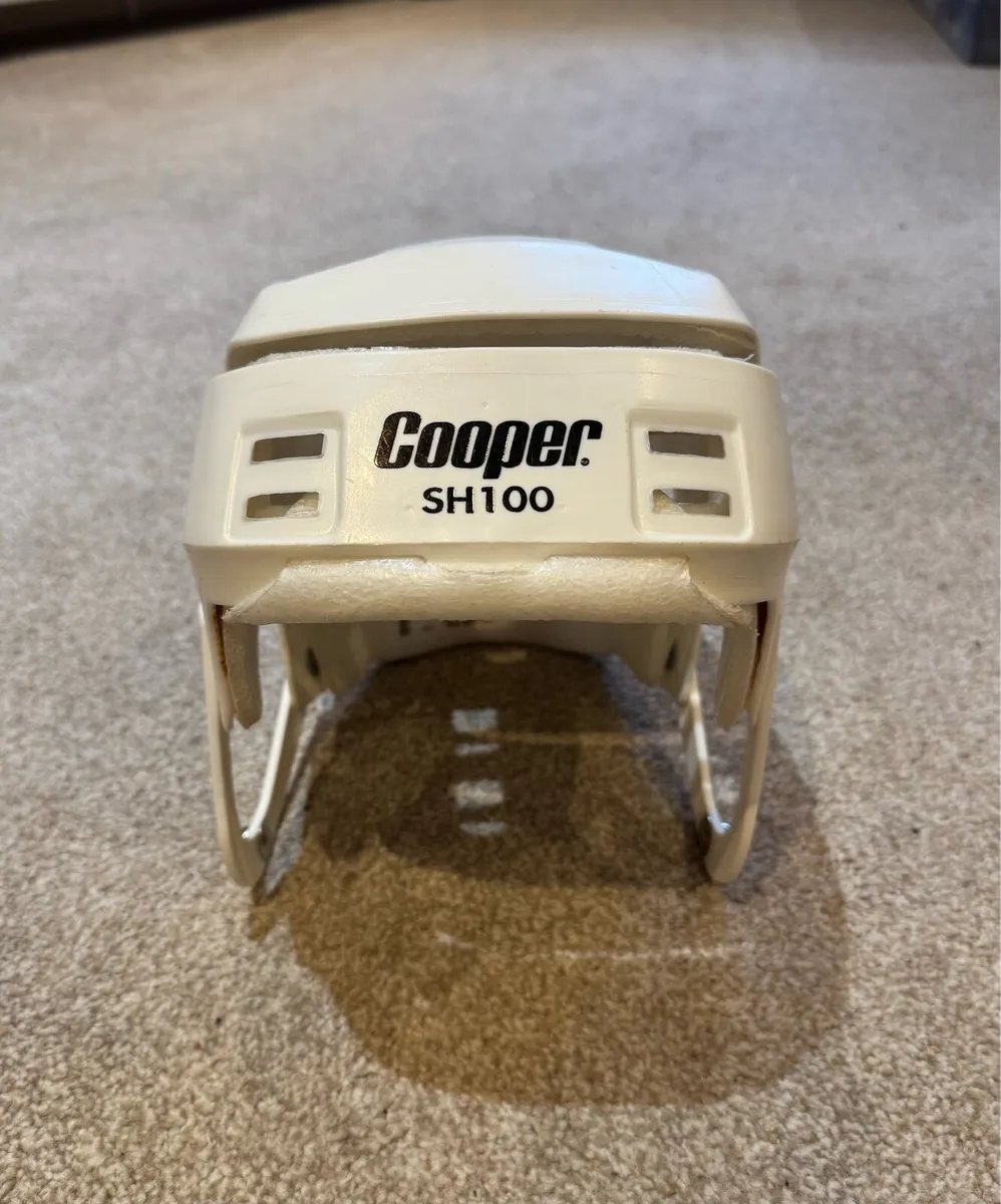Senior Cooper Hurling Helmet - Image 1