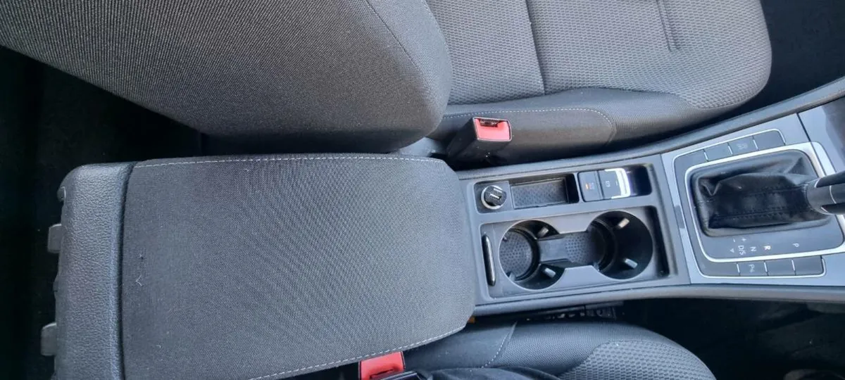 Volkswagen Golf - Image 4