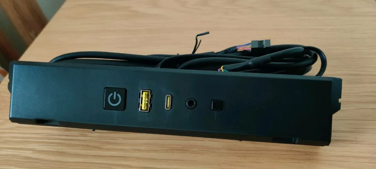 Corsair 4000D Airflow PC Case I/O panel - Image 1