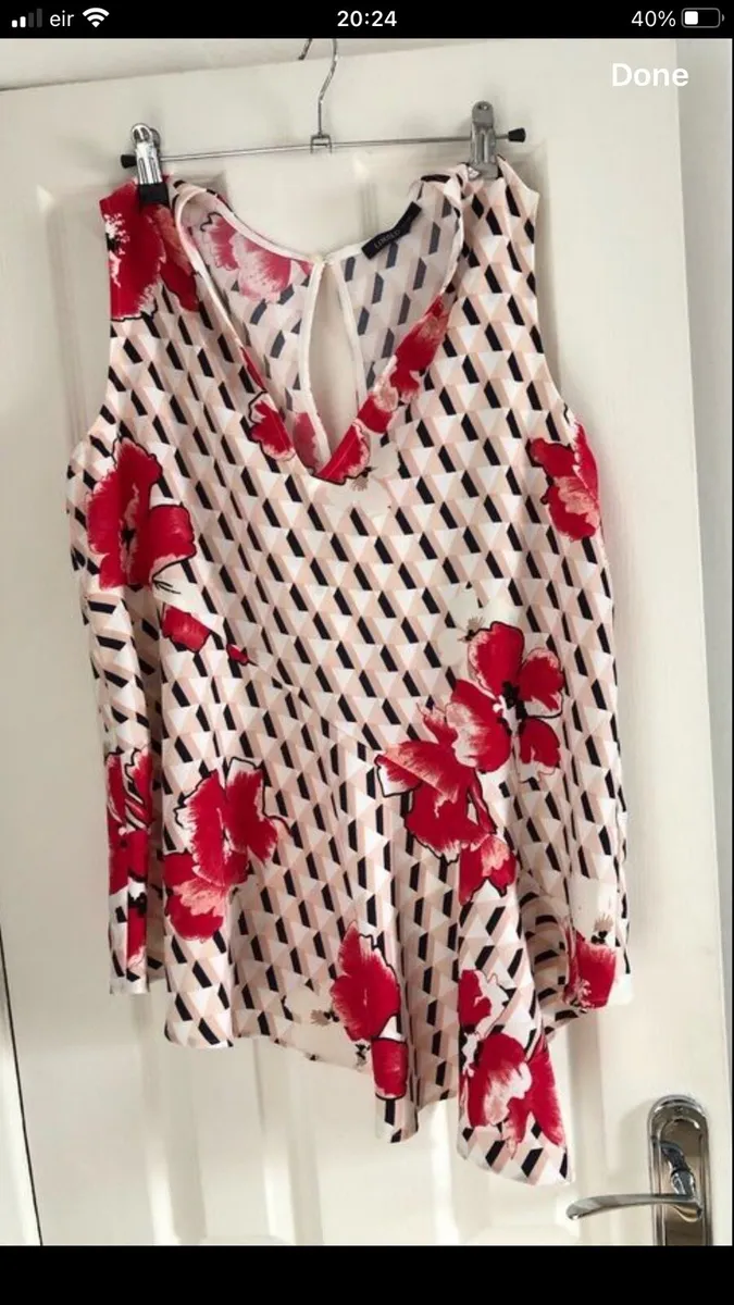 Ladies stunning top size 12 €4 - Image 1