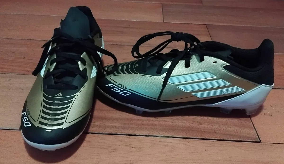 Soccer boots - Image 1