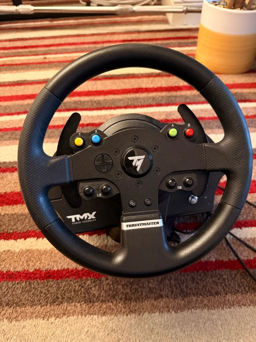 Thrustmaster TMX force feedback and stand - Image 1