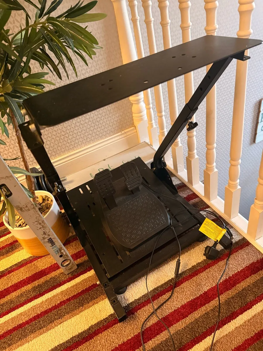 Thrustmaster TMX force feedback and stand - Image 3