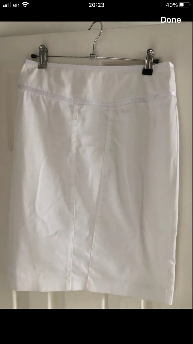 Ladies M&S skirt size 8 €5 - Image 1