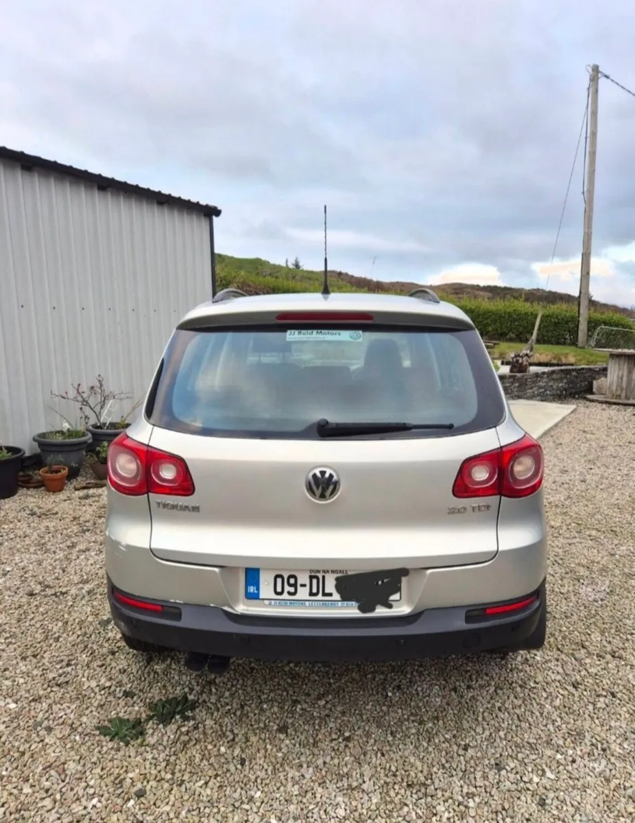 Volkswagen Tiguan SUV 4WD Silver 2009 - Image 4