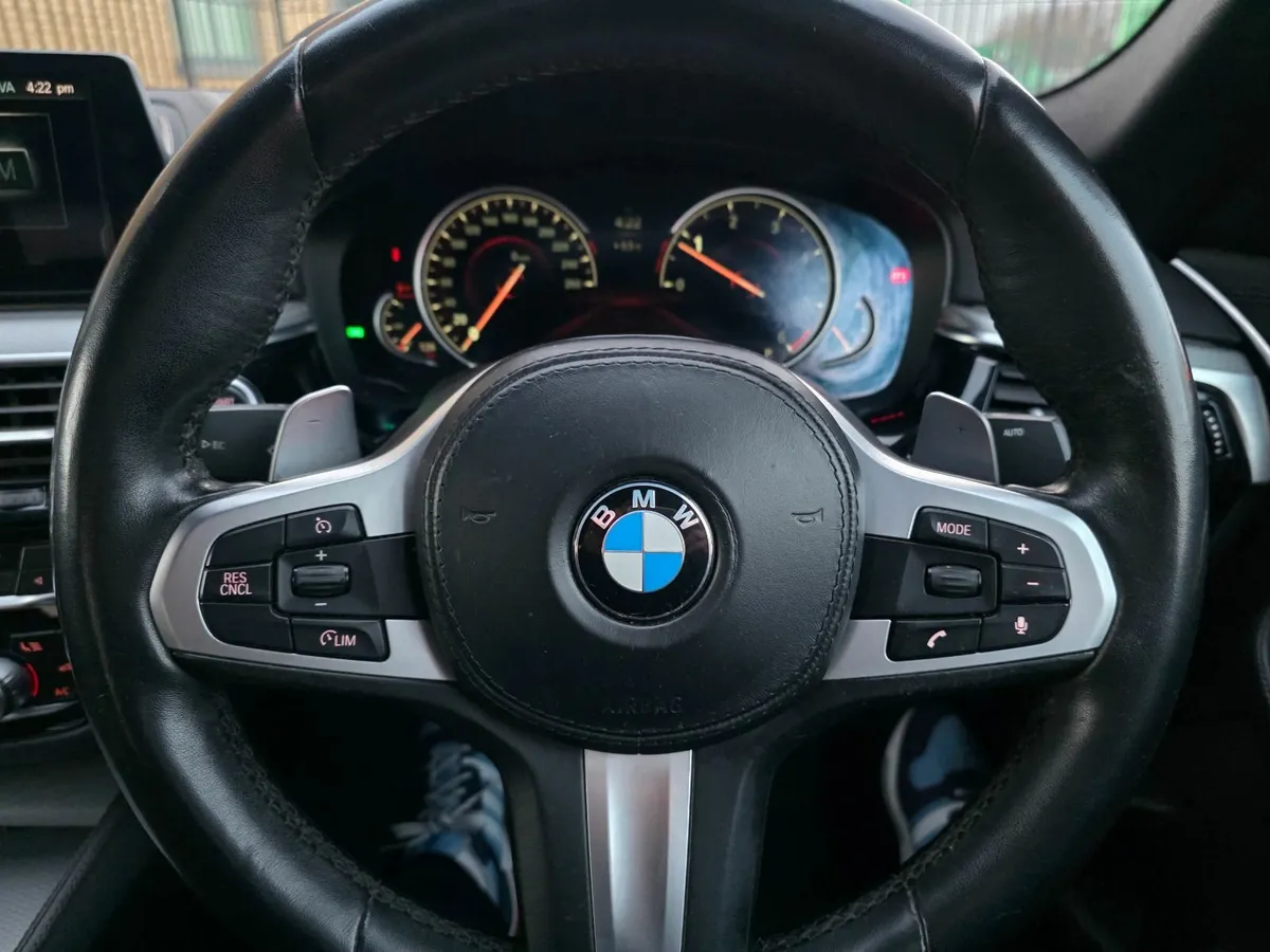 BMW 5-Series 2018 - Image 2