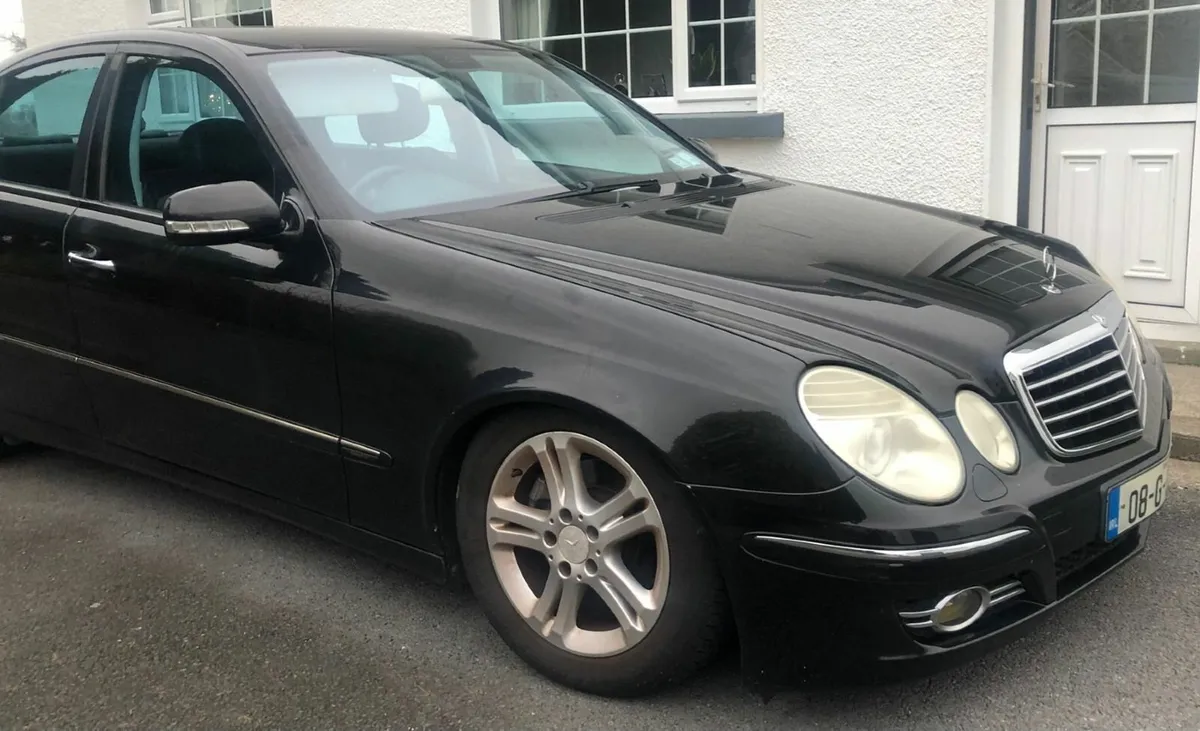 Mercedes-Benz E-Class 2008 - Image 2