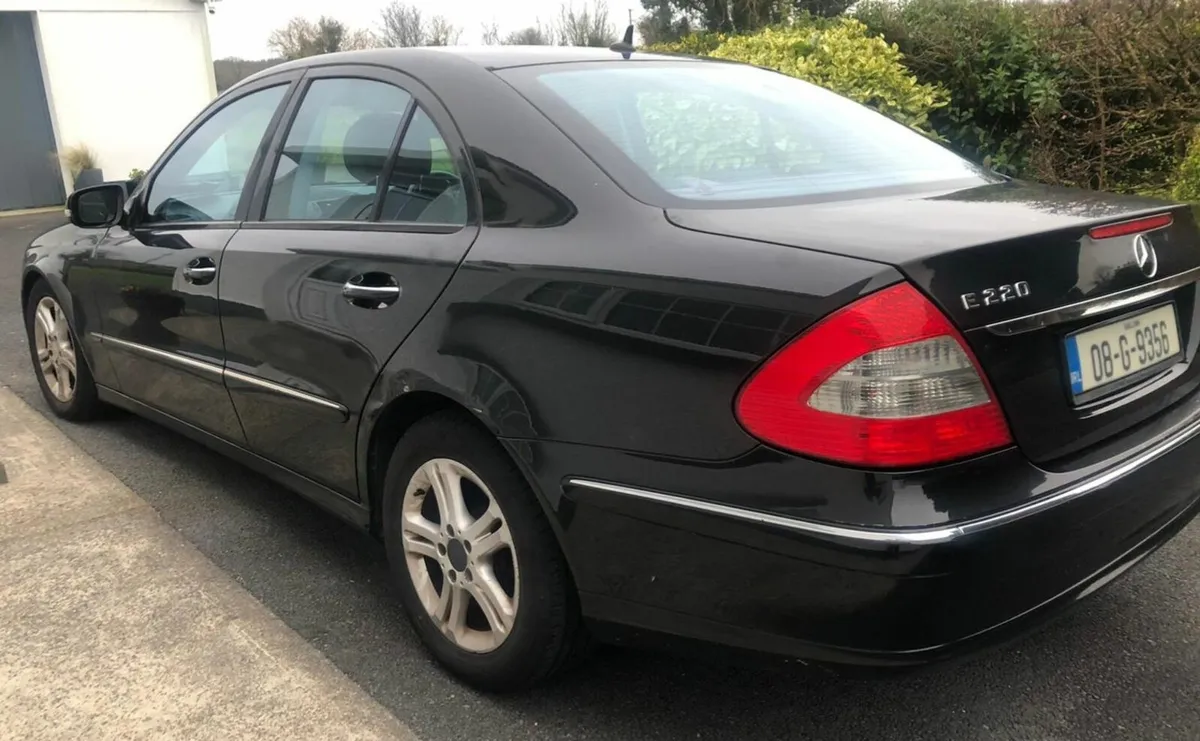 Mercedes-Benz E-Class 2008 - Image 3