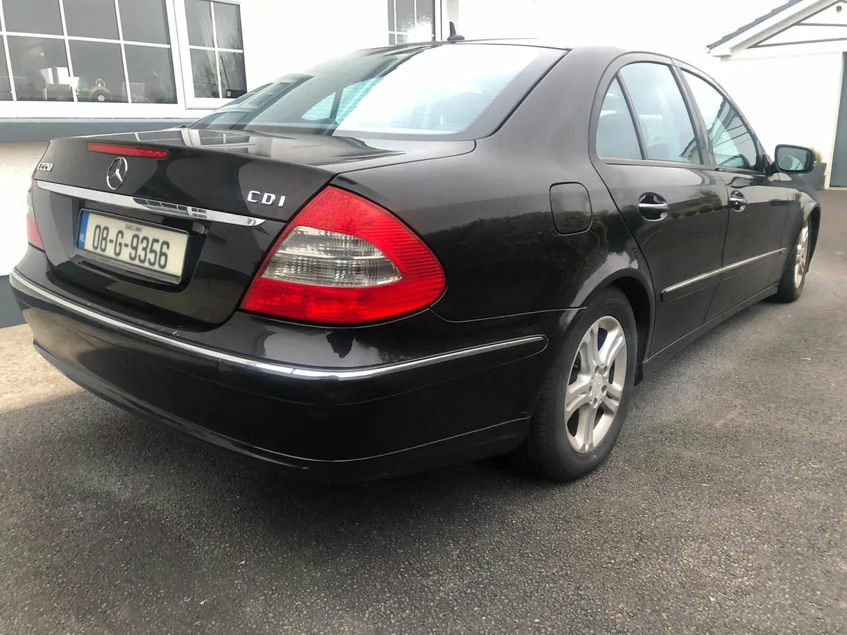 Mercedes-Benz E-Class 2008 - Image 4