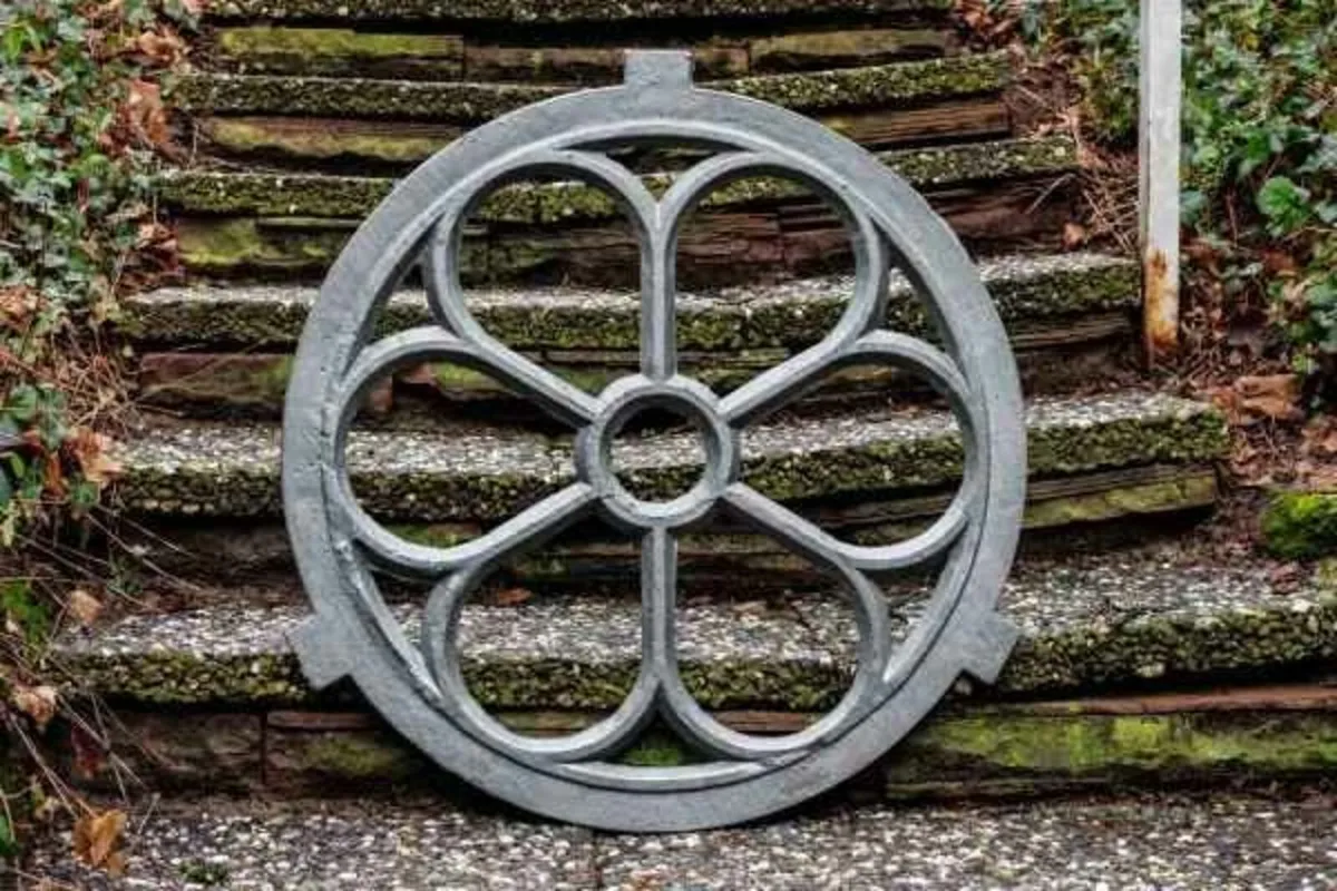 Grey Cast Iron Stable Window 65cm Antique Barn Sty - Image 1