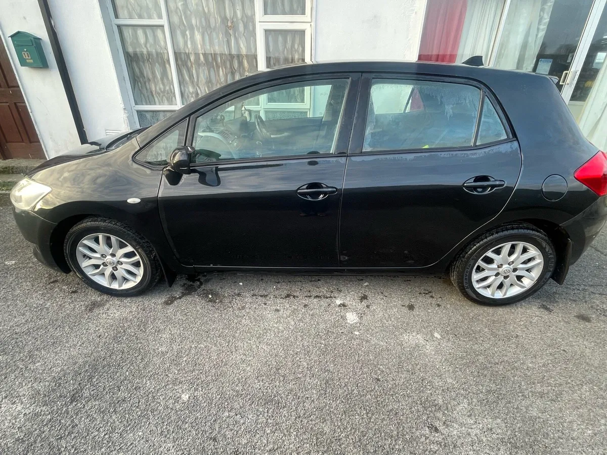 Toyota Auris - Image 2