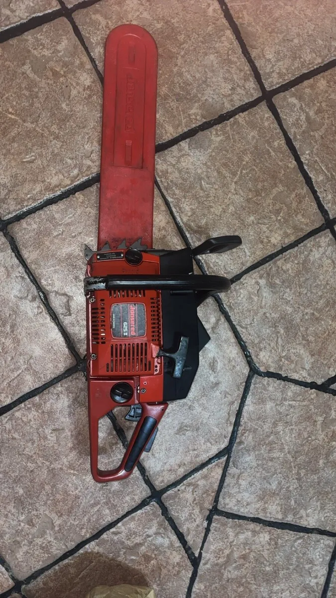 Jonsered chainsaw in mint condition - Image 1
