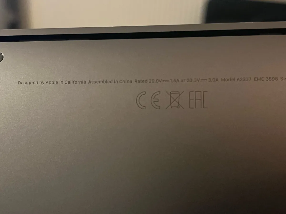 MacBook Air M1 (2020) - Image 3