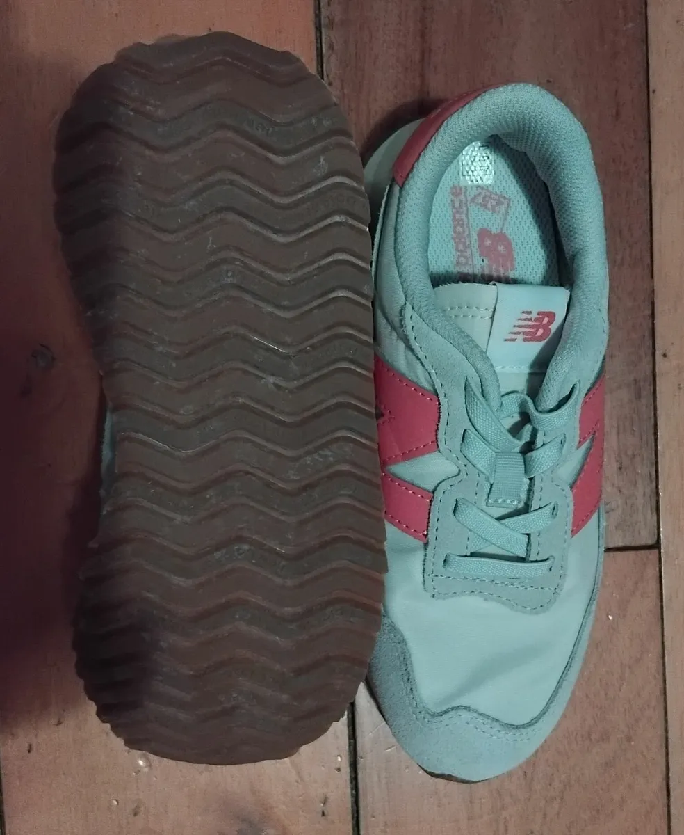 New Balance kids trainers - Image 2
