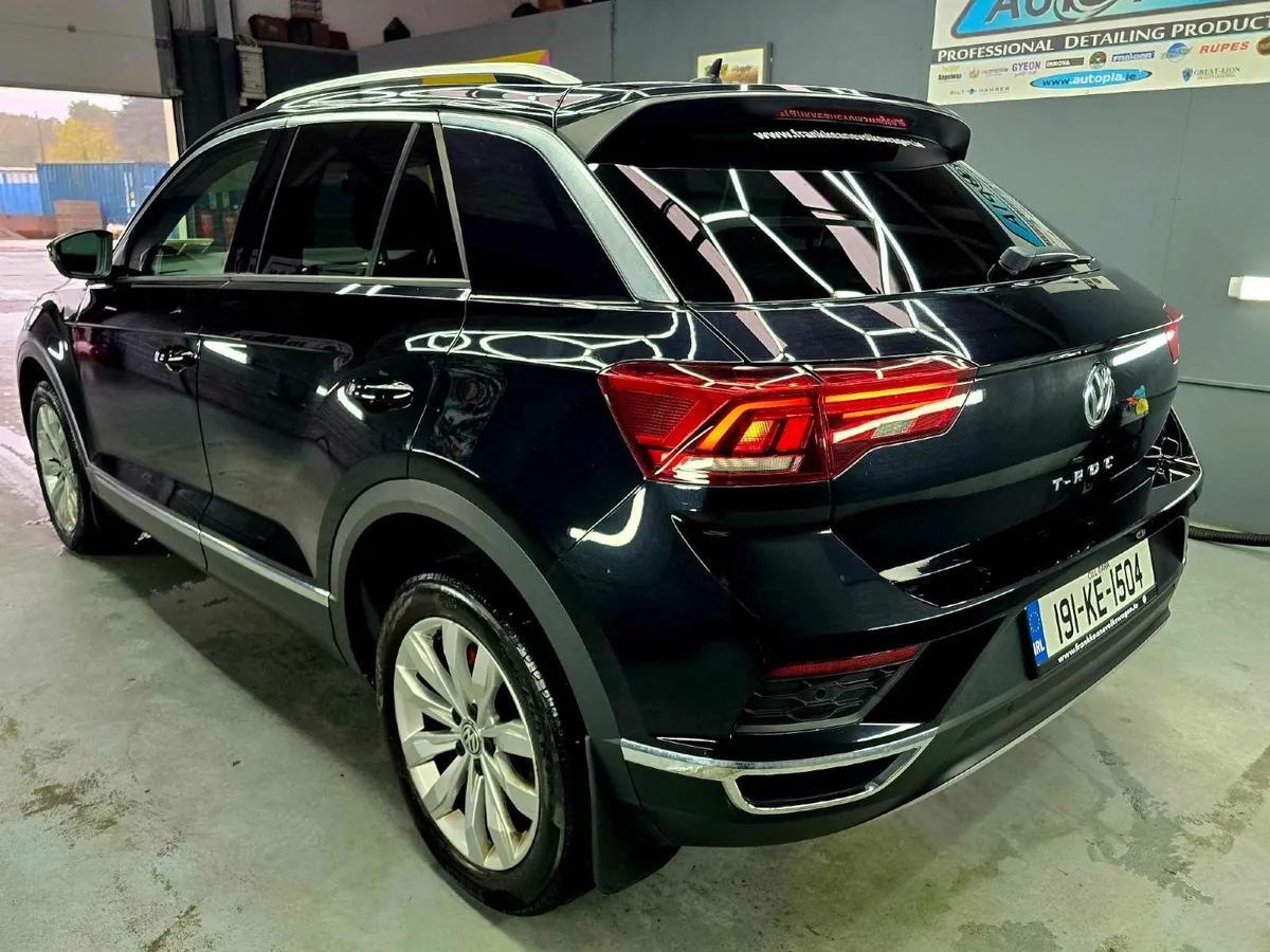 Volkswagen T-Roc 2019 - Image 2