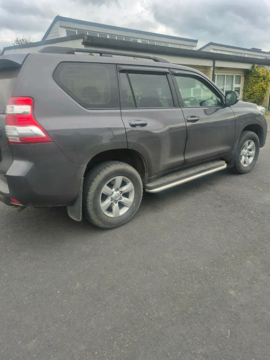 Toyota landcruiser business class auto crewcab - Image 3