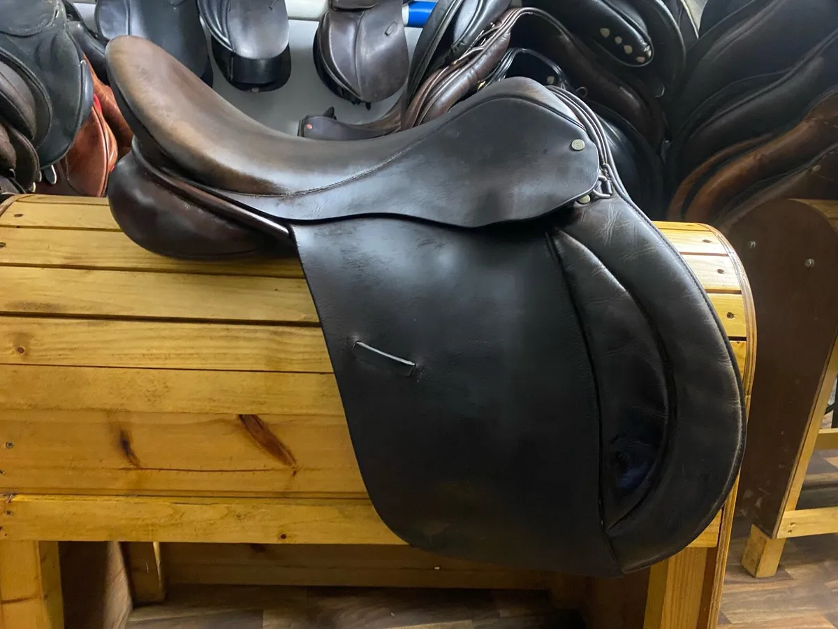 18” meadow creek Leather saddle - Image 2