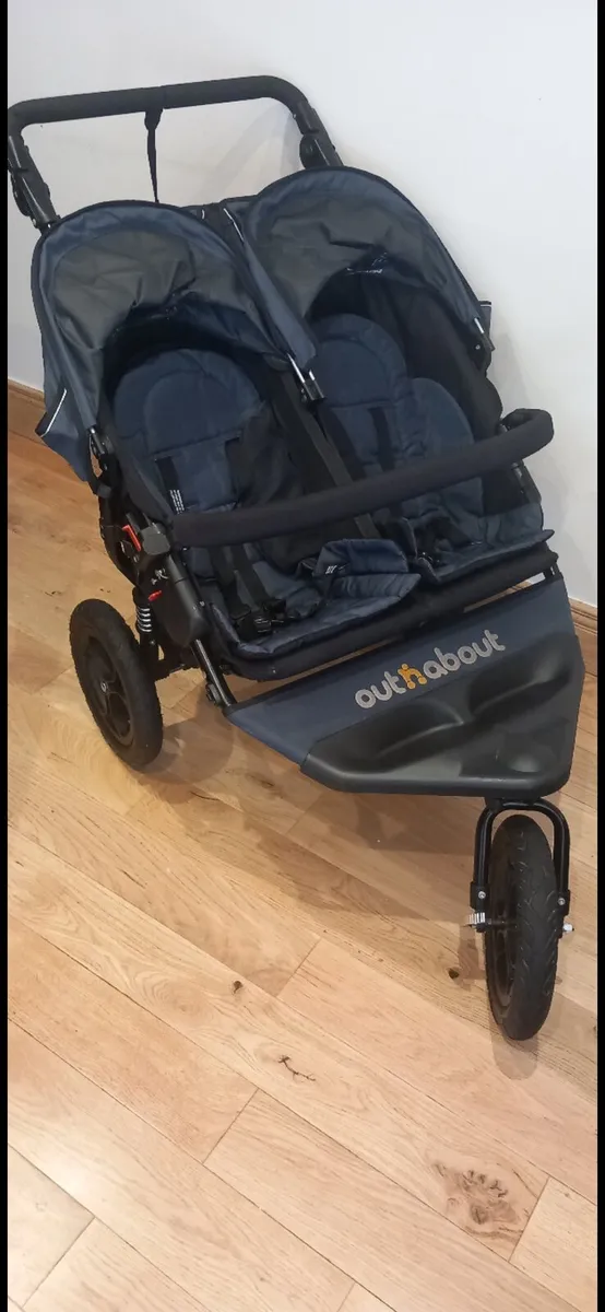 Out n About Double Nipper V4 Buggy with footmuff - Image 1