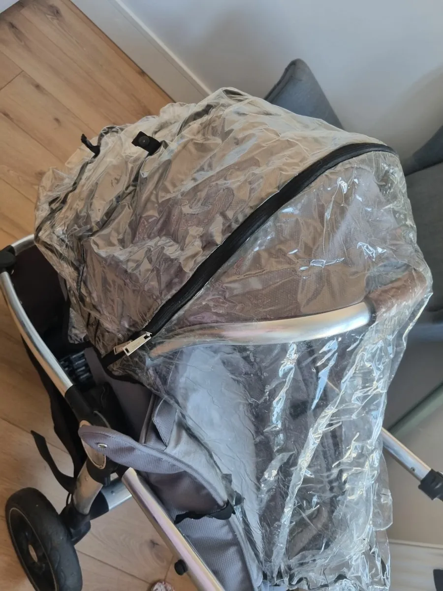 Mamas & papas 7 piece pram system - Image 3