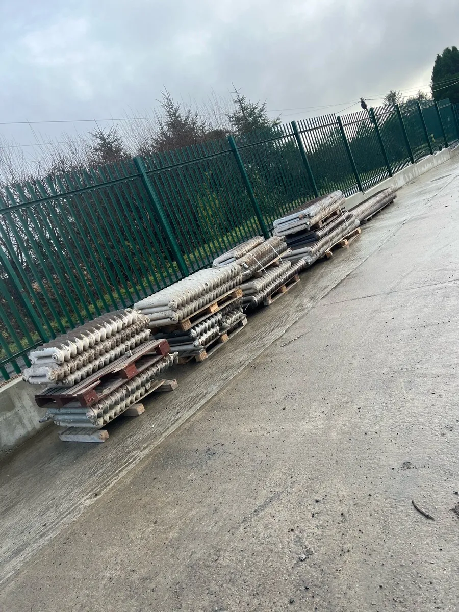 Cast iron radiator large - Image 1