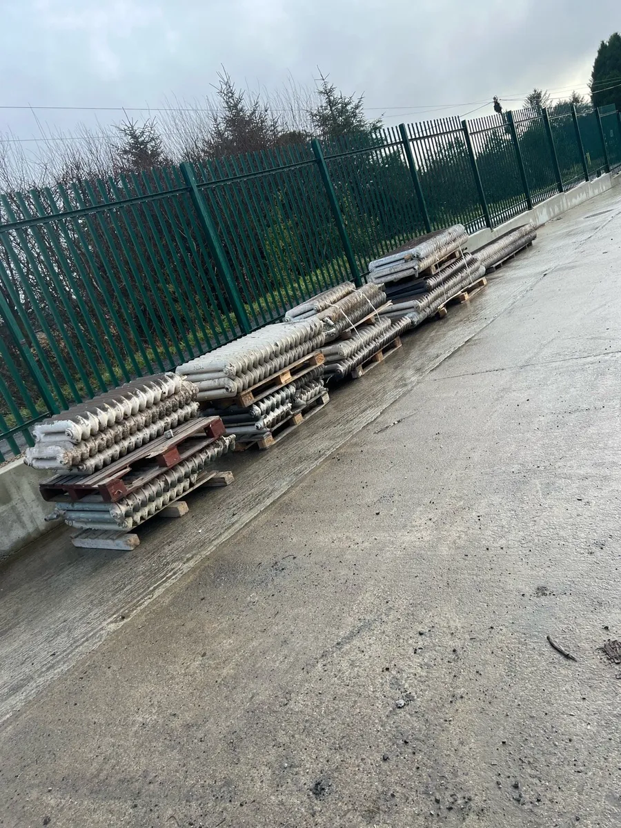 Cast iron radiator large - Image 2